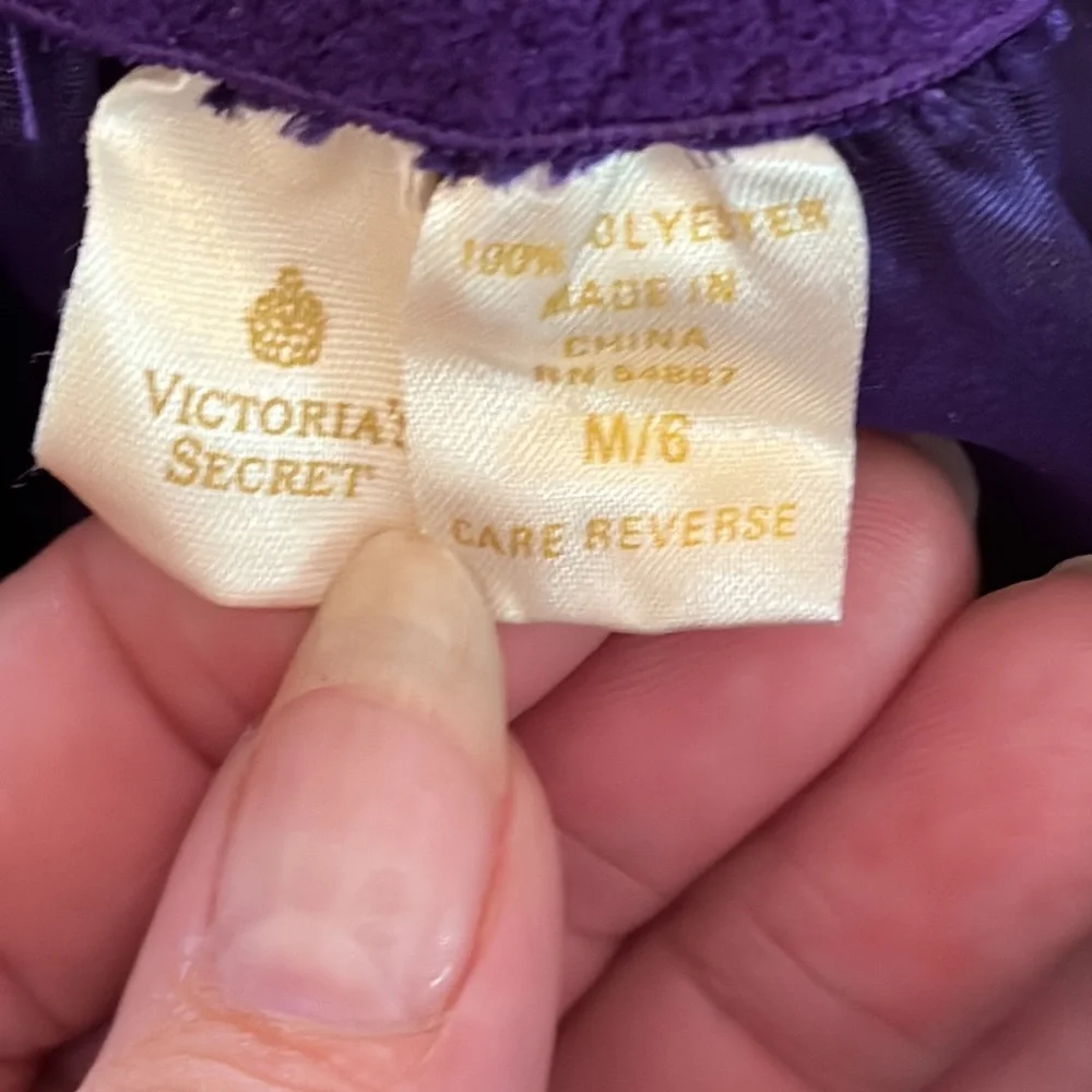 Victoria’s Secret 2-piece 2012 purple black embossed M/6 polyester nightie/panty